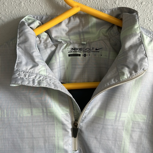 Nike 1/4 zip windbreaker size medium - Picture 4 of 6